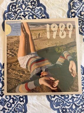 NEW Taylor Swift 1989 (Taylor’s Version) Sunrise Boulevard